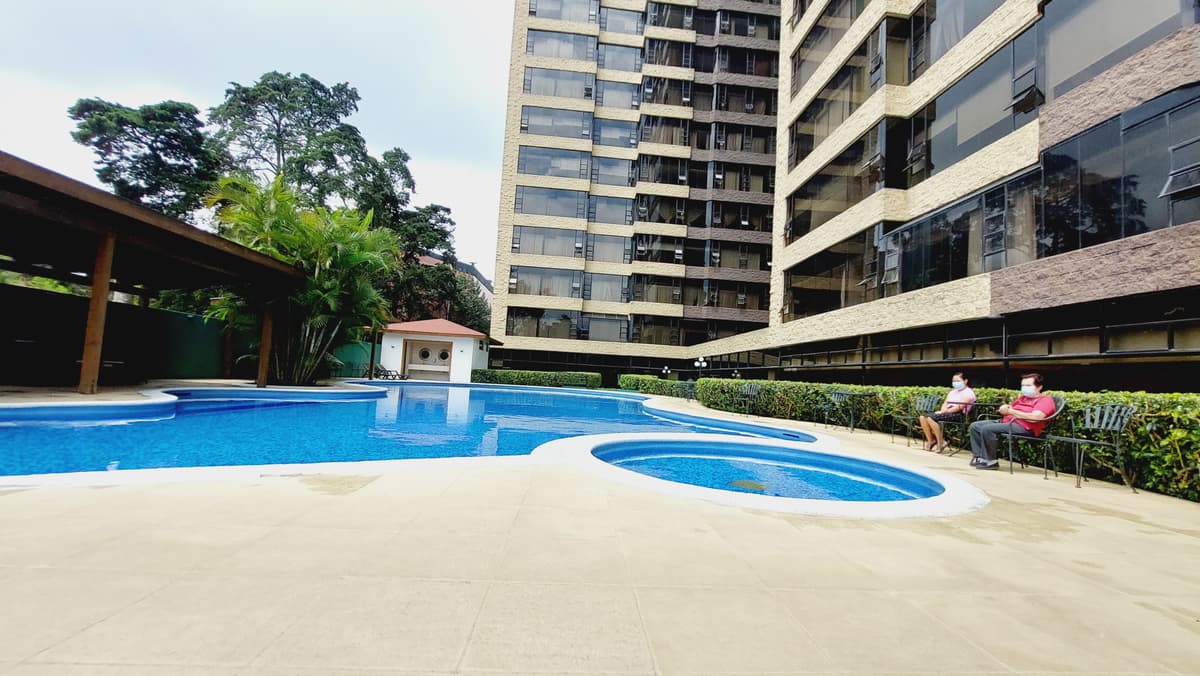 EN VENTA 2 APARTAMENTOS EN 1 EN MILENIA ZONA 10 GUATE - foto 1