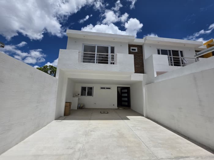CASA EN VENTA EN SECTOR B1 SAN CRISTOBAL MIXCO ZONA 8 - foto 1