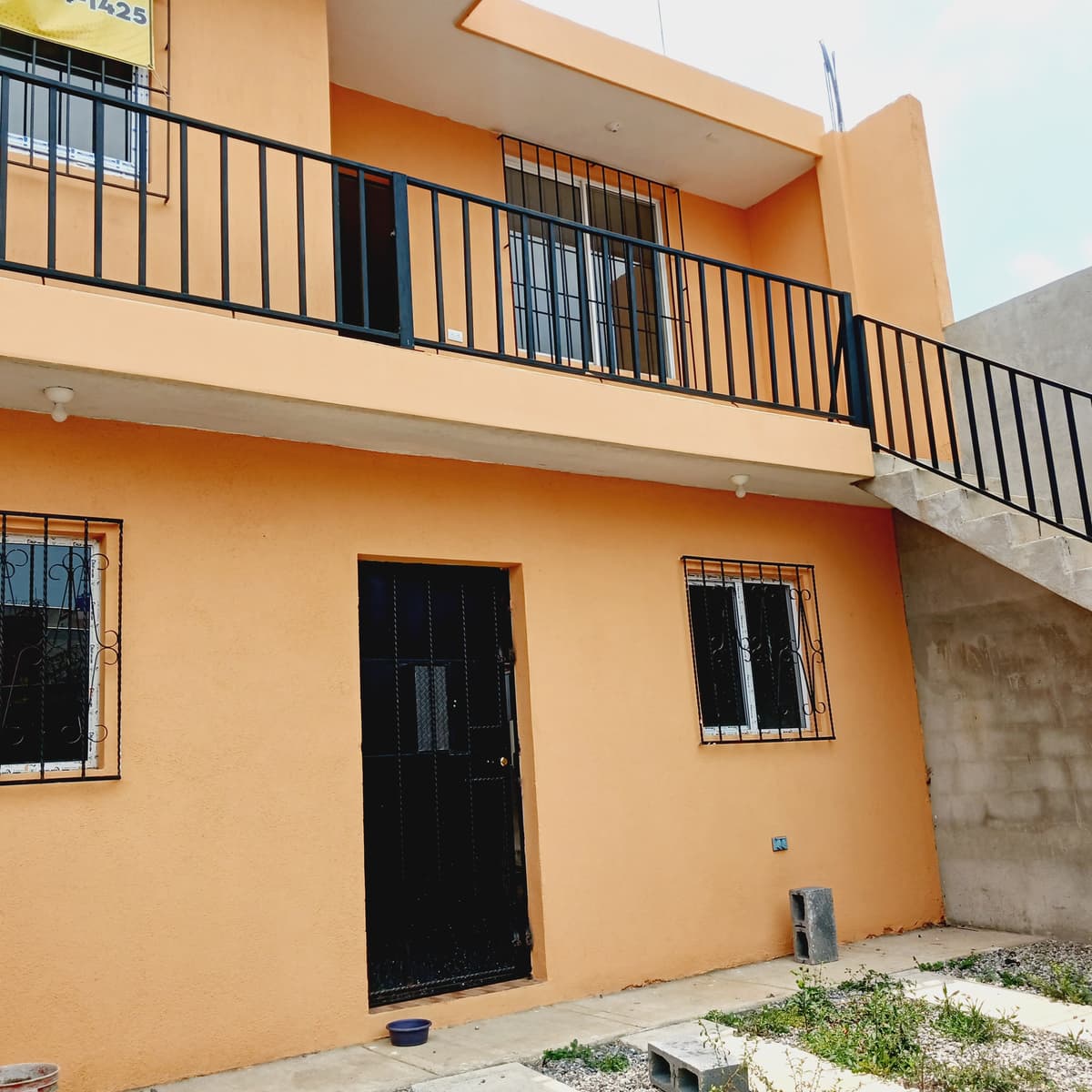 En Venta Casa con 2 Apartamentos en San José Pinula - foto 1