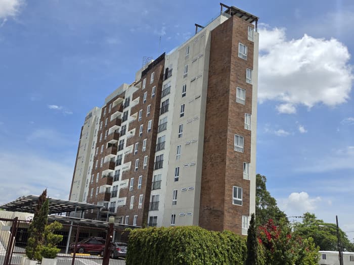 APARTAMENTO EN RENTA EN VISTAS DE LAS CHARCAS ZONA 11  - foto 1