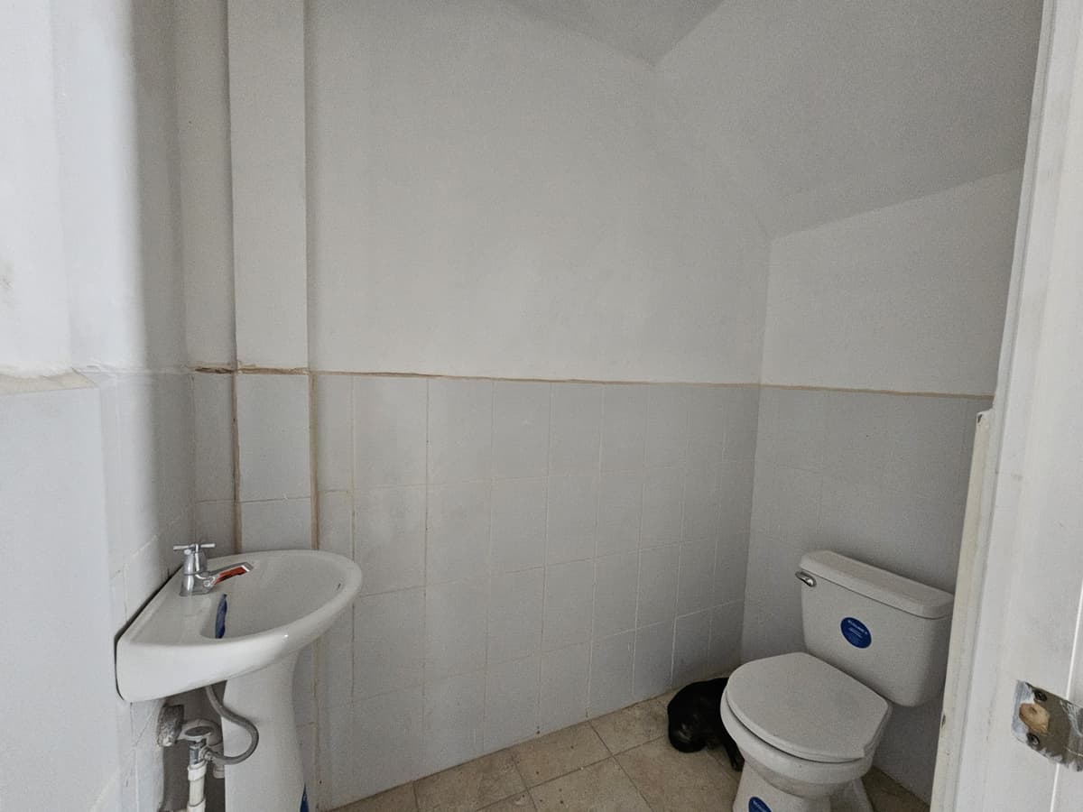 Local comercial de 64M2 en renta en Plaza 69 Escuintla - foto 1