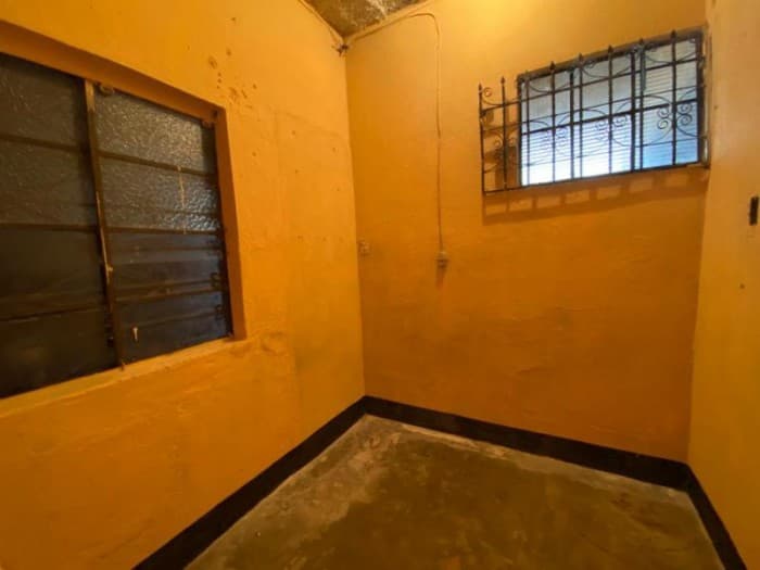 Vendo en zona 6 Edificio comercial con aptos y locales - foto 1