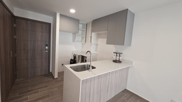 RENTO APARTAMENTO EN PARQUE 14 SOBRE AV LAS AMERICAS GT - foto 1