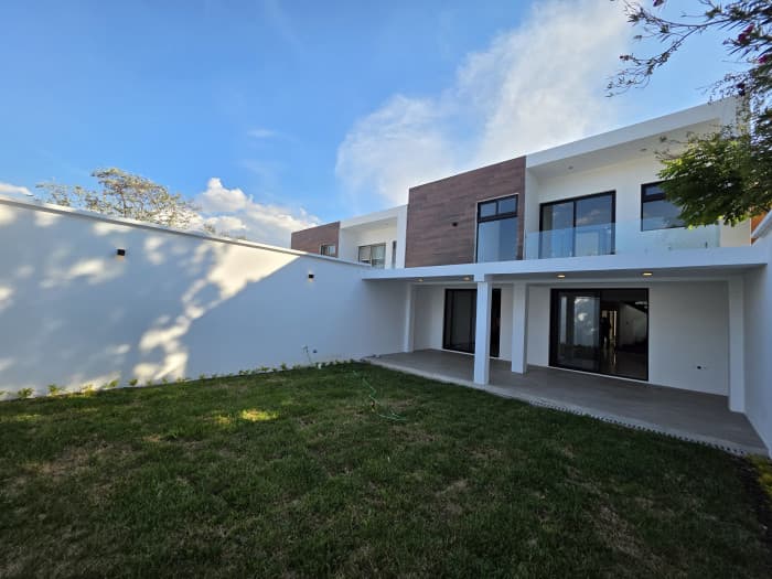 LUJOSA CASA NUEVA EN VENTA EN SAN CRISTOBAL Z8 MIXCO - foto 1