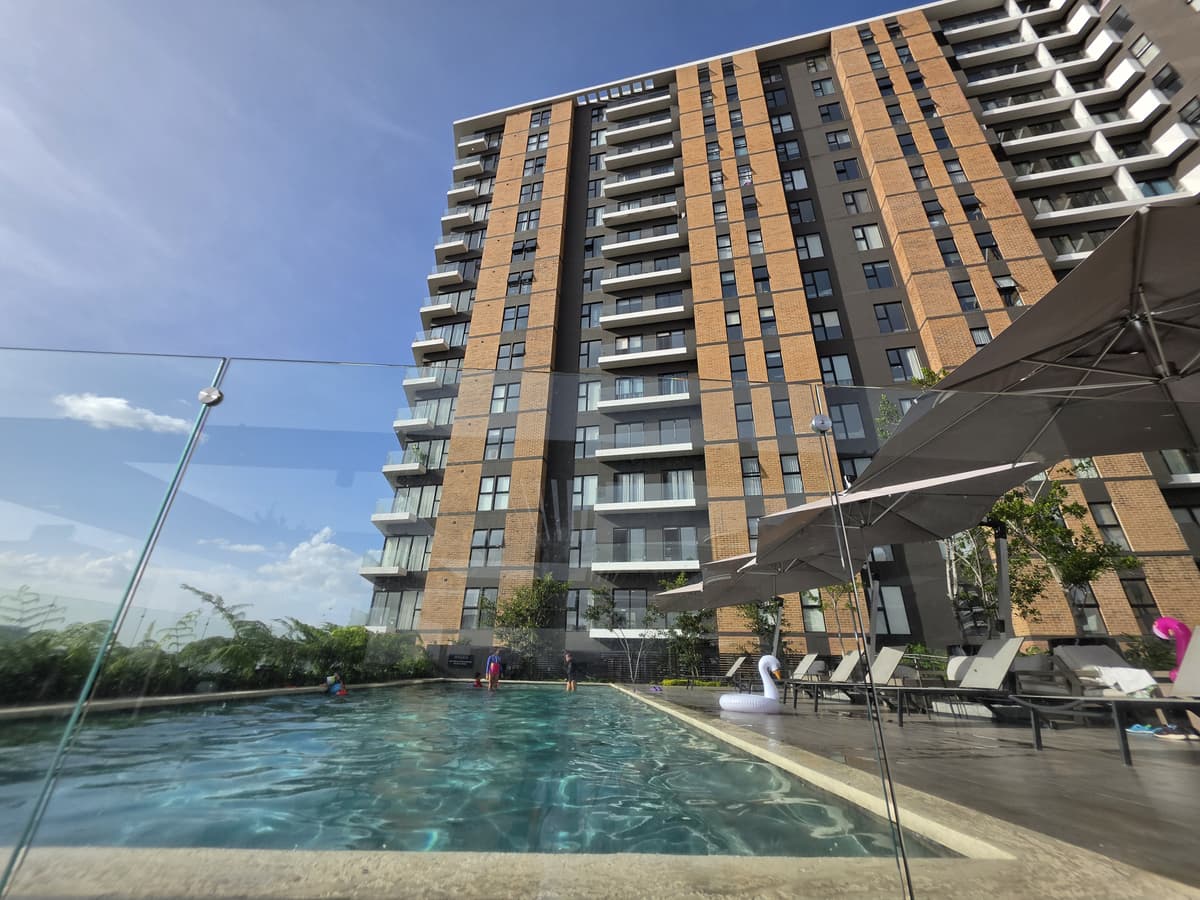 VENDO APARTAMENTO EN NIVEL ALTO EN PARQUE 14 VISTA SUR - foto 1