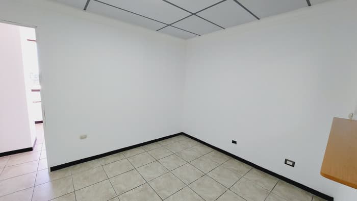 Oficina en Renta 80mts en Plaza Profesional zona 13 - foto 1