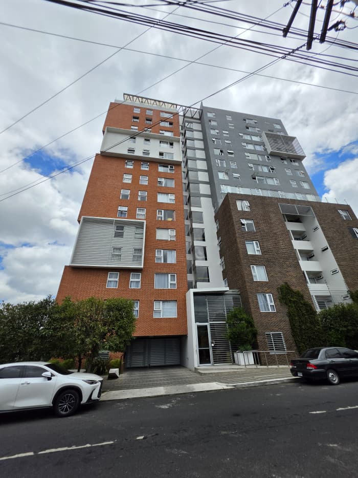 EN RENTA APARTAMENTO EN ZONA 12 SANTA ELISA - foto 1