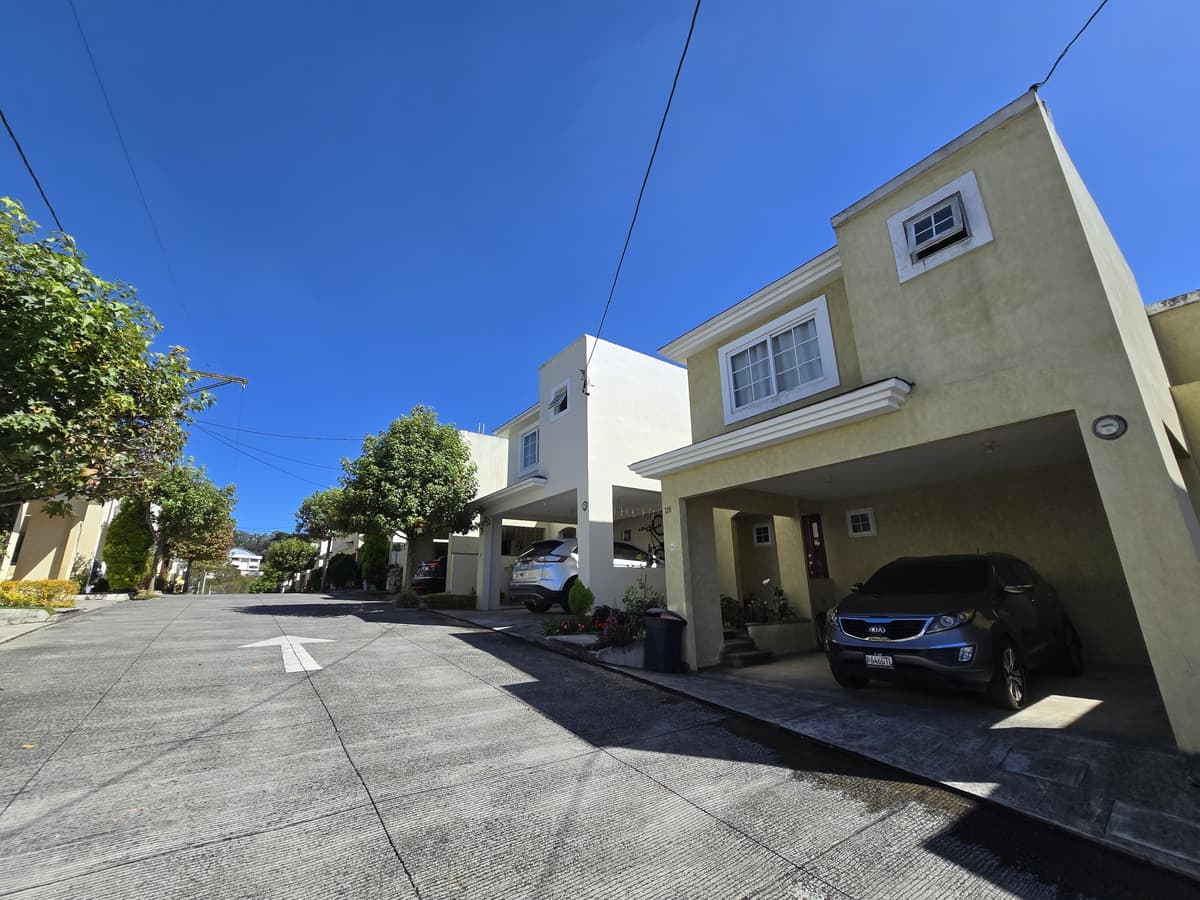 Casa en Venta en Jardines de Arrazola Fraijanes - foto 1