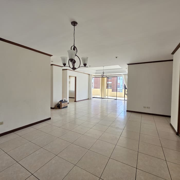 APARTAMENTO EN RENTA O VENTA EN CASTELLAR ZONA 10 - foto 4