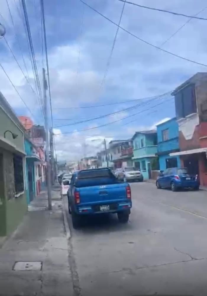 CASA COMERCIAL EN VENTA EN QUINTA SAMAYOA ZONA 7 GT - foto 2