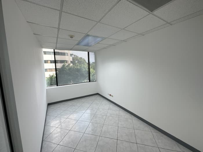 OFICINA EN RENTA Y VENTA EN EDIFICIO EUROPLAZA, ZONA 14 - foto 4