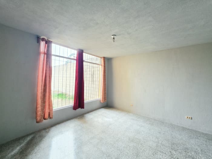 CASA EN VENTA EN PINARES DE SAN CRISTOBAL ZONA 8 MIXCO - foto 3