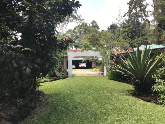 VENDO HERMOSA CASA EN ZONA 16 FUERA DE GARITA - foto 2