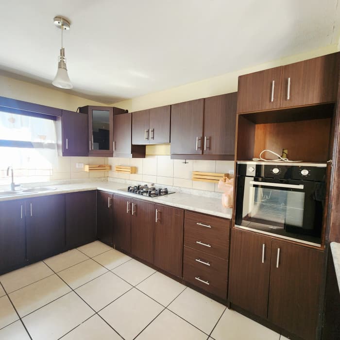 En Venta Casa en Res. Los Olivos zona 18  - foto 3
