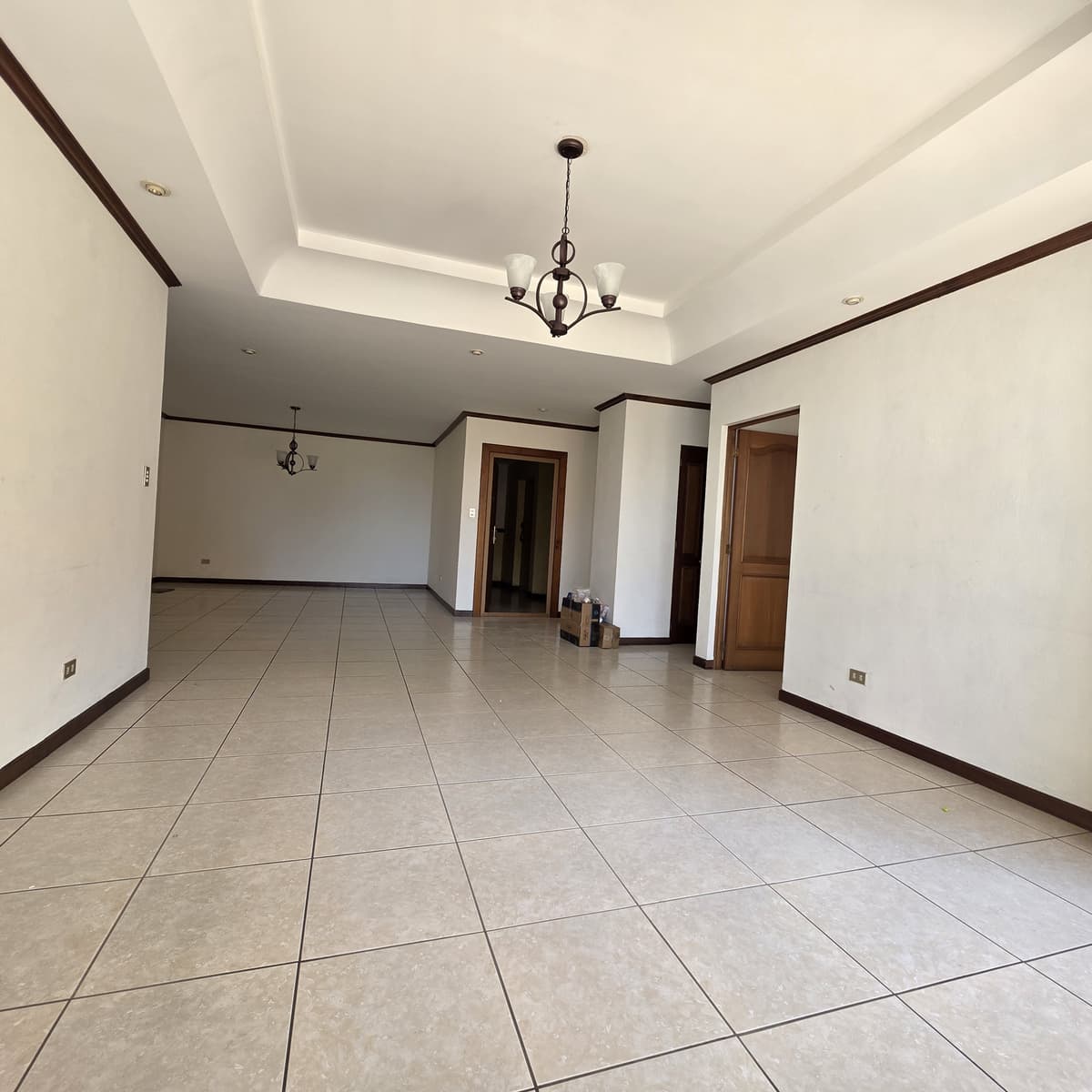 APARTAMENTO EN RENTA O VENTA EN CASTELLAR ZONA 10 - foto 2