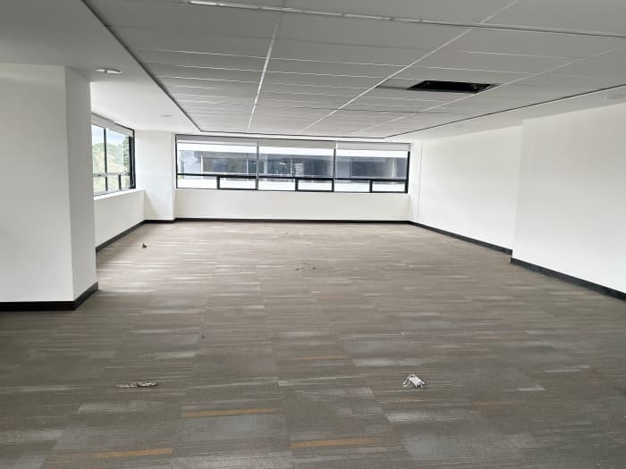 OFICINA EN VENTA Y RENTA EN CENTRO EMPRESARIAL ZONA 10 - foto 3