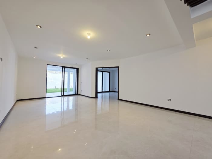 CASA NUEVA DE LUJO EN VENTA EN SAN CRISTOBAL SECTOR B2 - foto 3