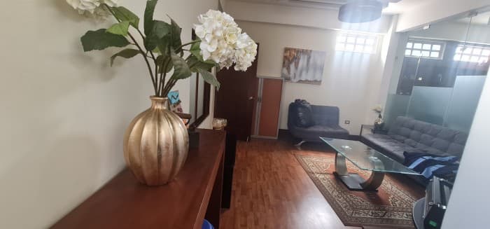 Rento Edificio comercial en  Calzada San Juan zona 7  - foto 4