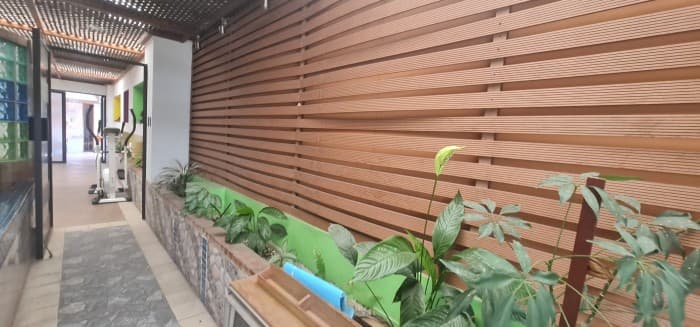 Rento Edificio comercial en  Calzada San Juan zona 7  - foto 2