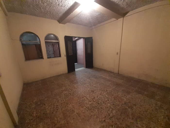 Propiedad En Venta con 4 Apartamentos Zona 3 Mixco - foto 3