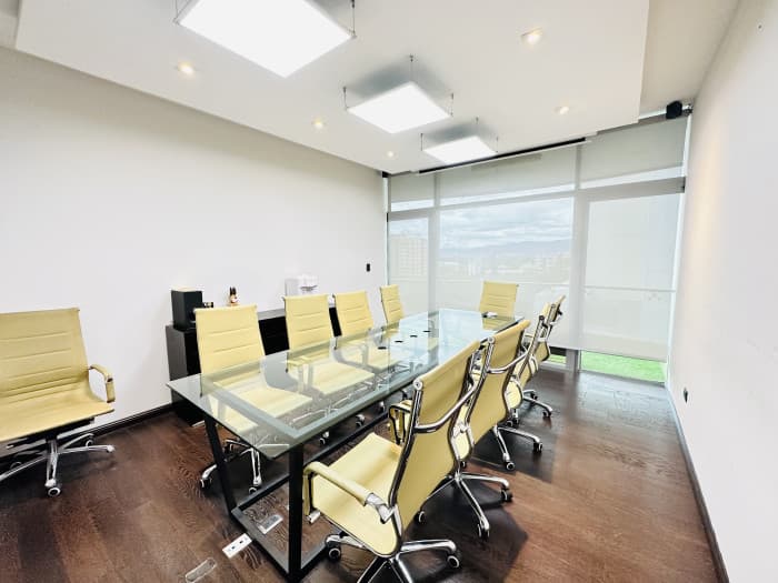 OFICINA DE 215 m² En Venta en Zona 10 Dubai Center - foto 3