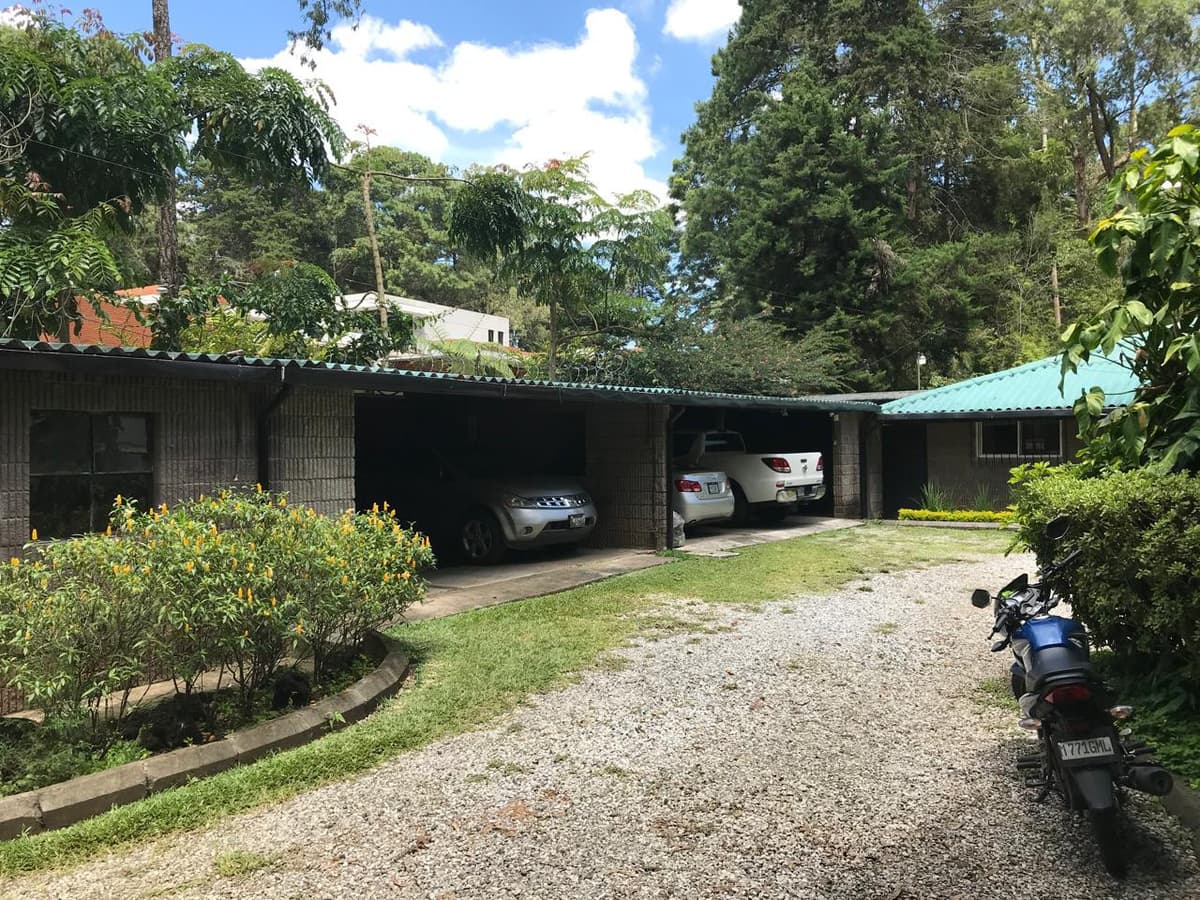 VENDO HERMOSA CASA EN ZONA 16 FUERA DE GARITA - foto 3