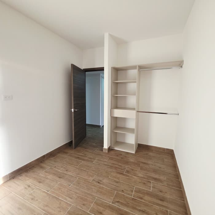 Apartamento en renta en Modra zona 4 - foto 2
