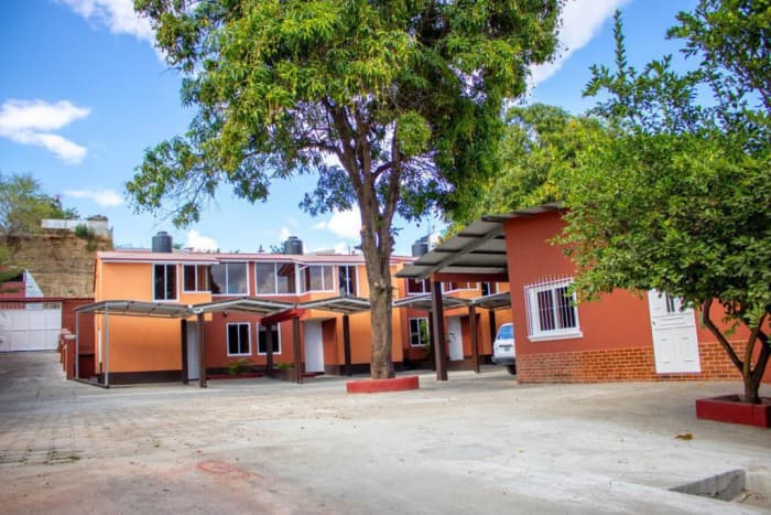 VENDO TERRENO CON 5 CASAS CERCA DE PRADERA CHIQUIMULA - foto 3