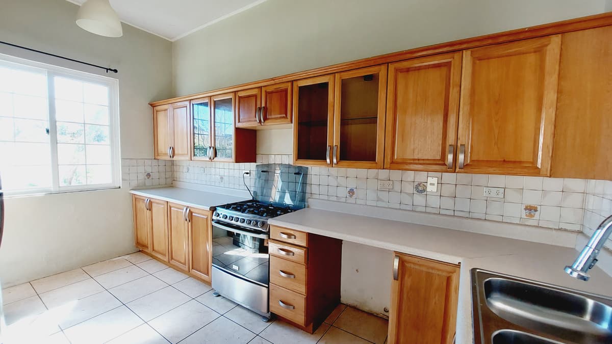 Casa en Venta en Condominio Carretera a Fraijanes. - foto 2