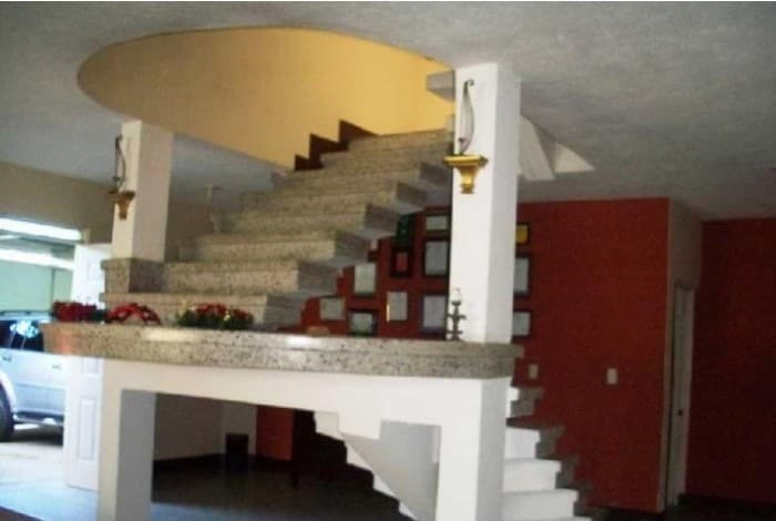 CASA EN VENTA REMODELADA EN MOLINO DE LAS FLORES - foto 2