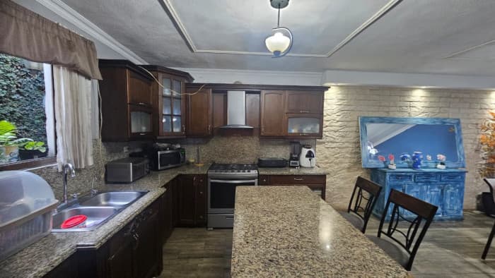 VENDO CASA LOMAS DE BALCONES SAN CRISTOBAL ZONA 8 MIXCO - foto 4