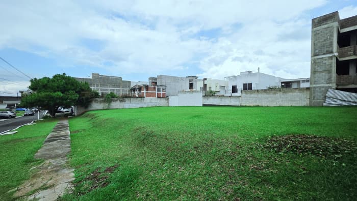 Terreno Grande en Venta en Hacienda Real Zona 16  - foto 4