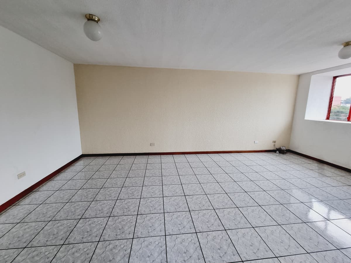 APARTAMENTO EN RENTA EN RESIDENCIALES V ZONA 11 - foto 3
