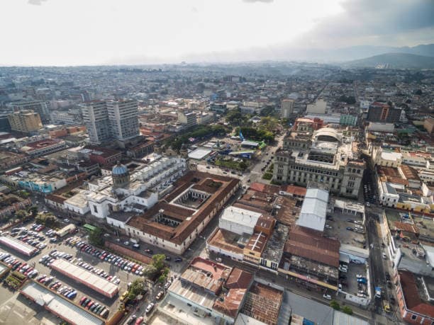 Propiedades comerciales: claves para invertir con éxito en zonas emergentes