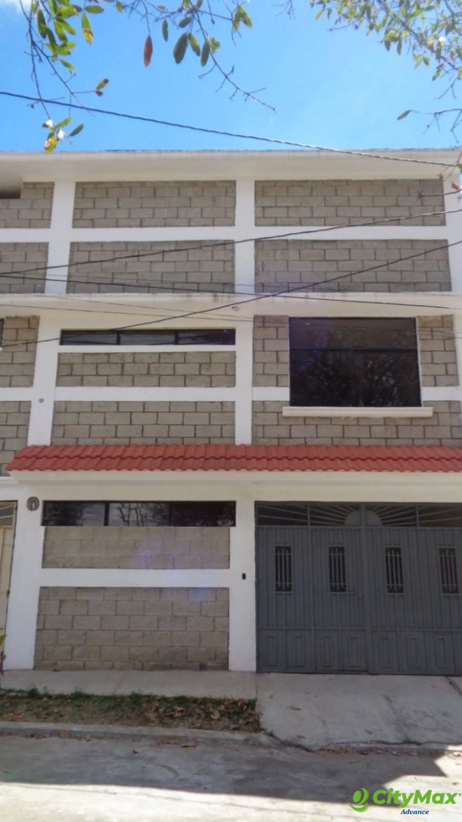 Casa en Venta 3 niveles Alamedas de Yumar II Z6 Mixco - foto 1