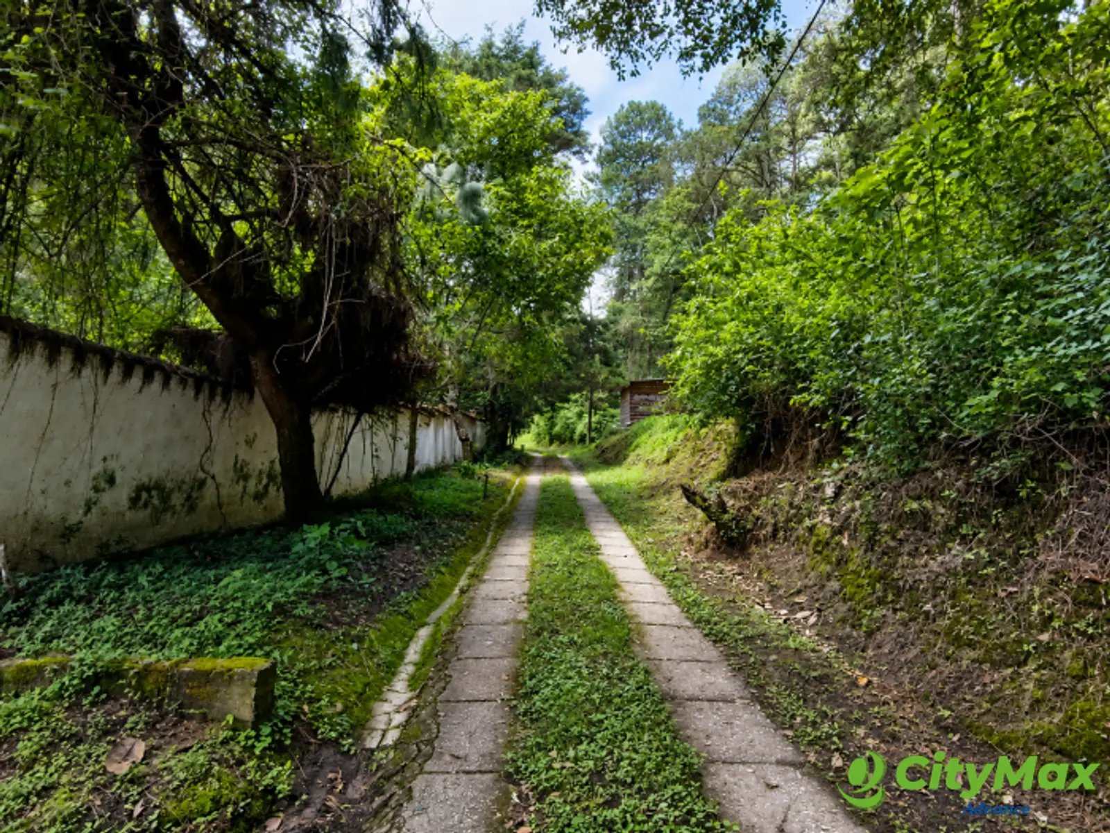 Terreno en venta en Santiago Sacatepequez - foto 1