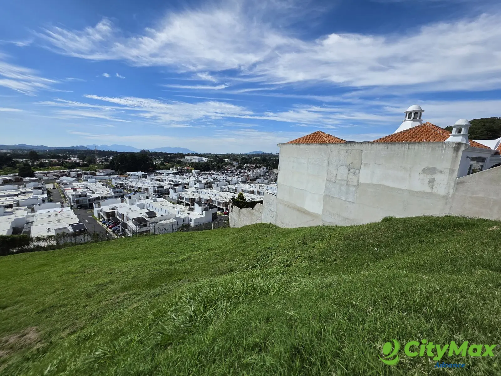 EN VENTA TERRENO RESIDENCIAL EN COLINAS DE ANDALUCIA  - foto 1