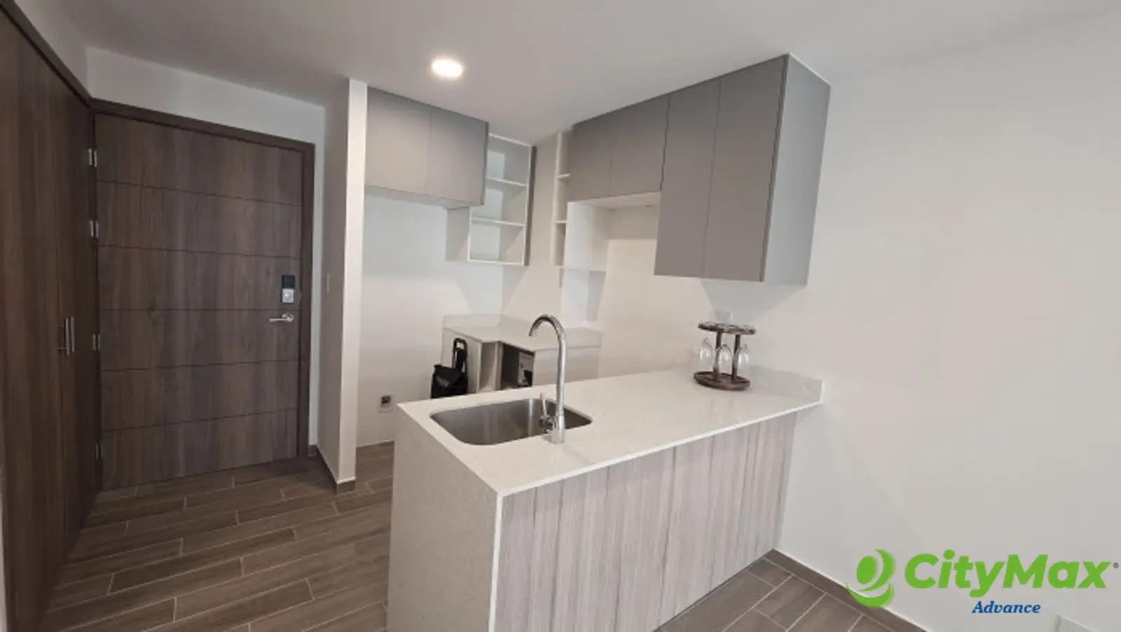 RENTO APARTAMENTO EN PARQUE 14 SOBRE AV LAS AMERICAS GT - foto 1