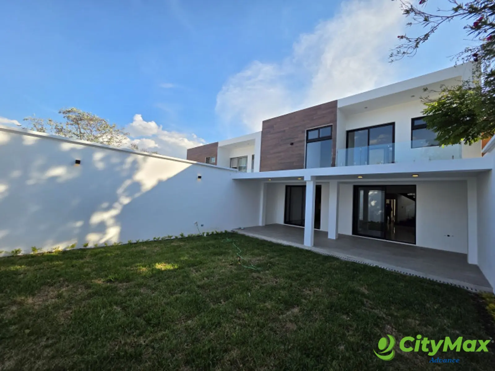 LUJOSA CASA NUEVA EN VENTA EN SAN CRISTOBAL Z8 MIXCO - foto 1