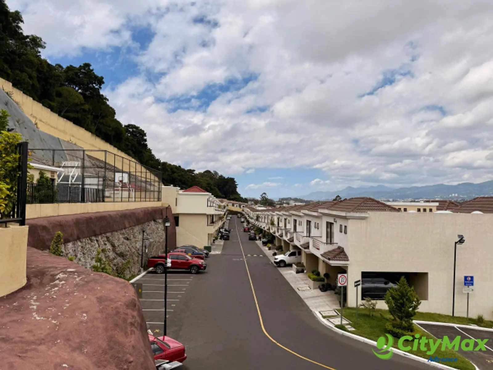 RENTO CASA AMUEBLADA EN VISTAS DEL NARANJO ZONA 4 MIXCO - foto 1