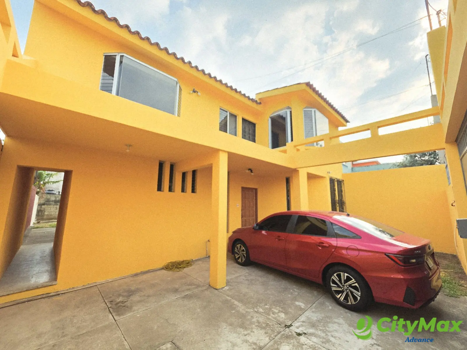 CASA EN VENTA EN PINARES DE SAN CRISTOBAL ZONA 8 MIXCO - foto 1