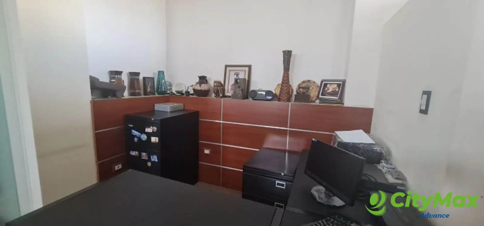 Rento Edificio comercial en Calzada San Juan zona 7 - foto 6