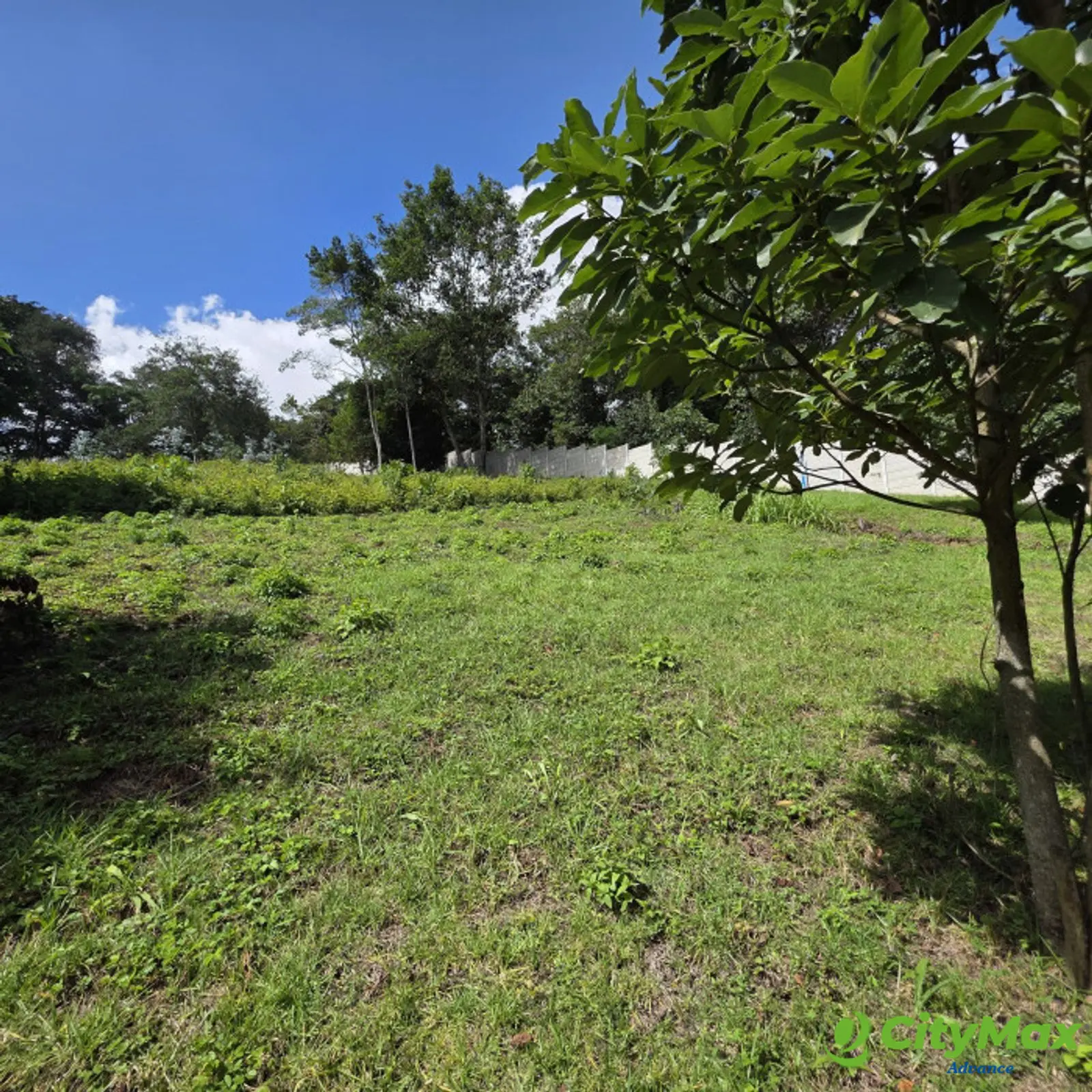 Vendo Terreno en Santiago Sacatepéquez - foto 2