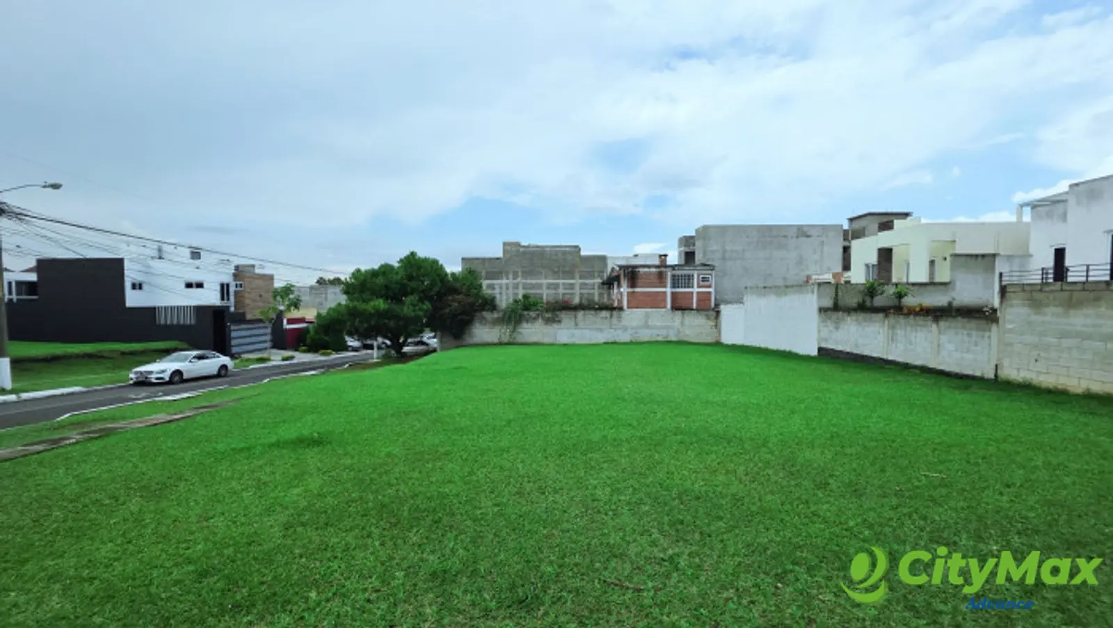 Terreno Grande en Venta en Hacienda Real Zona 16  - foto 5