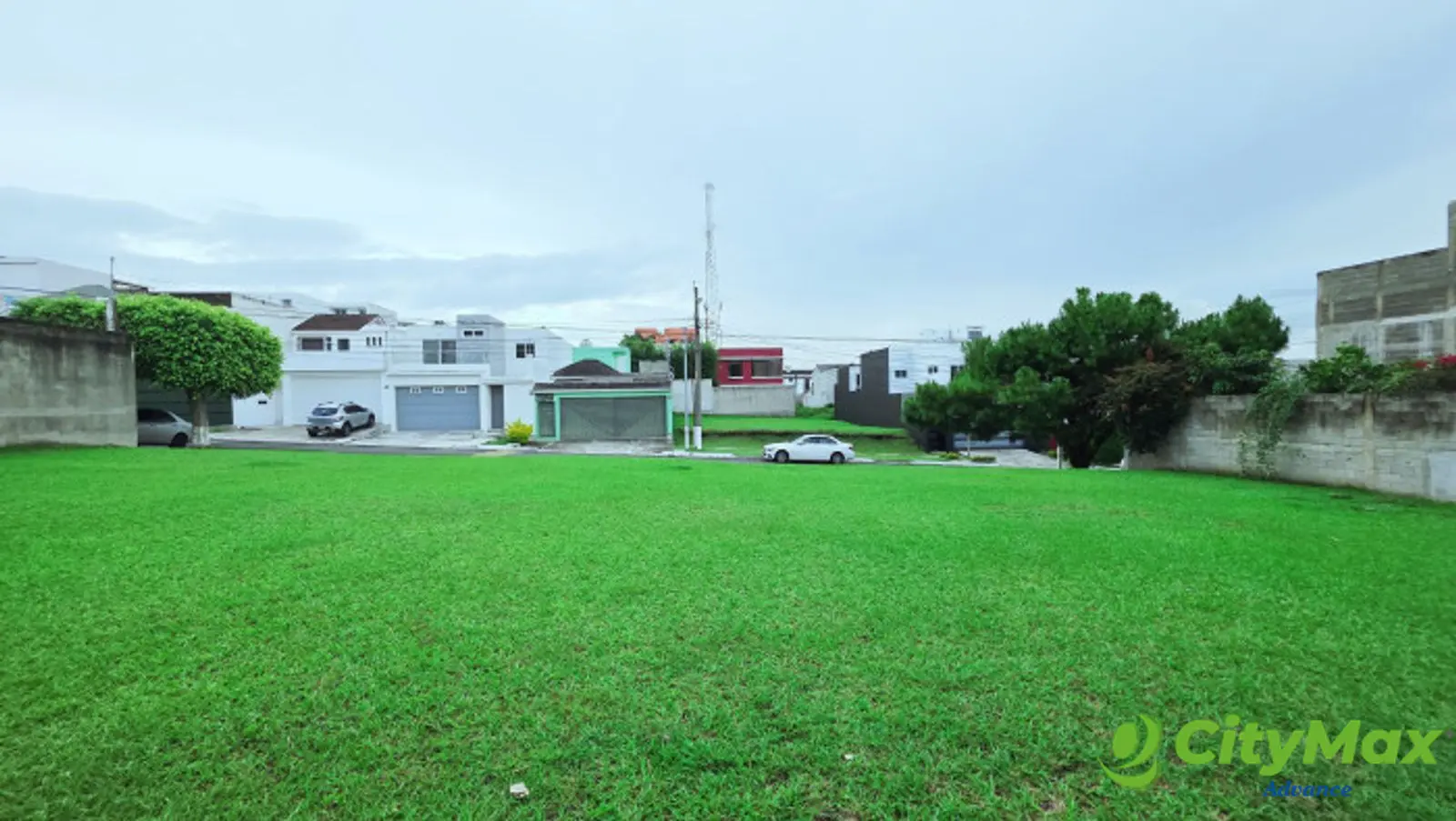 Terreno Grande en Venta en Hacienda Real Zona 16  - foto 7