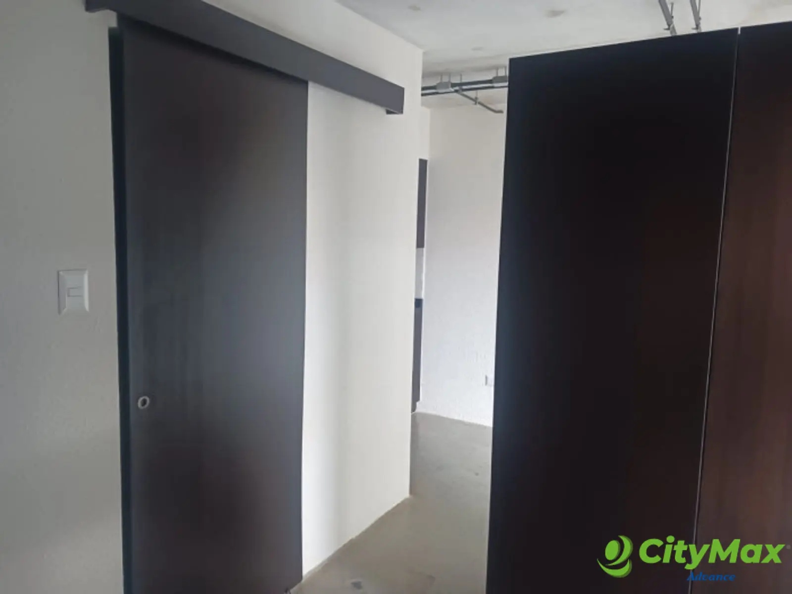 Rento apartamento tipo loft semi-amueblado en zona 12 - foto 3