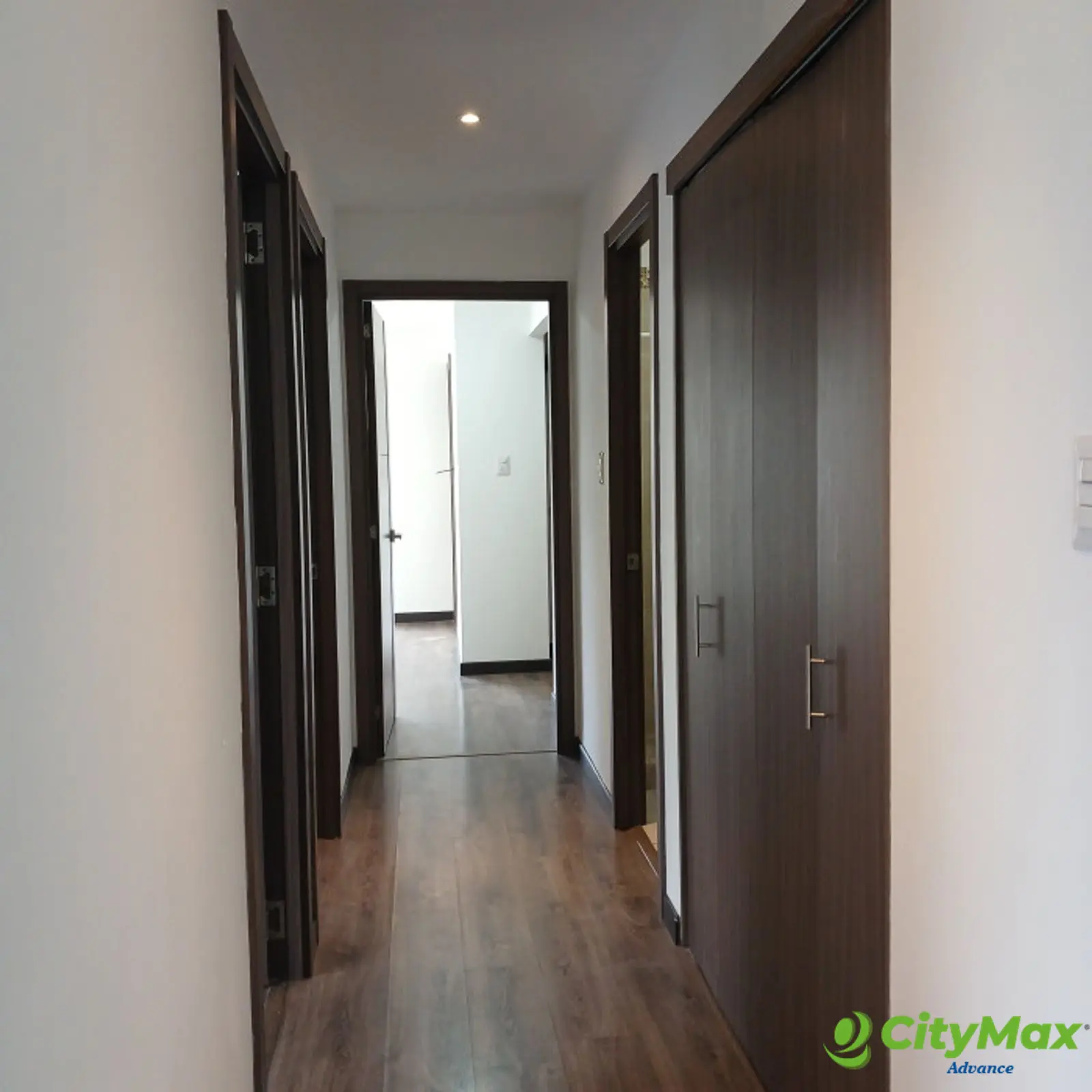APARTAMENTO EN VENTA EN DI FIORI ZONA 7 - PASILLO A HABITACIONES