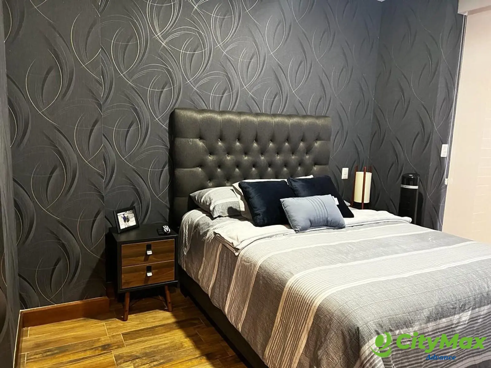 APARTAMENTO EN VENTA EN 1ER NIVEL ZONA 10 GT - foto 5