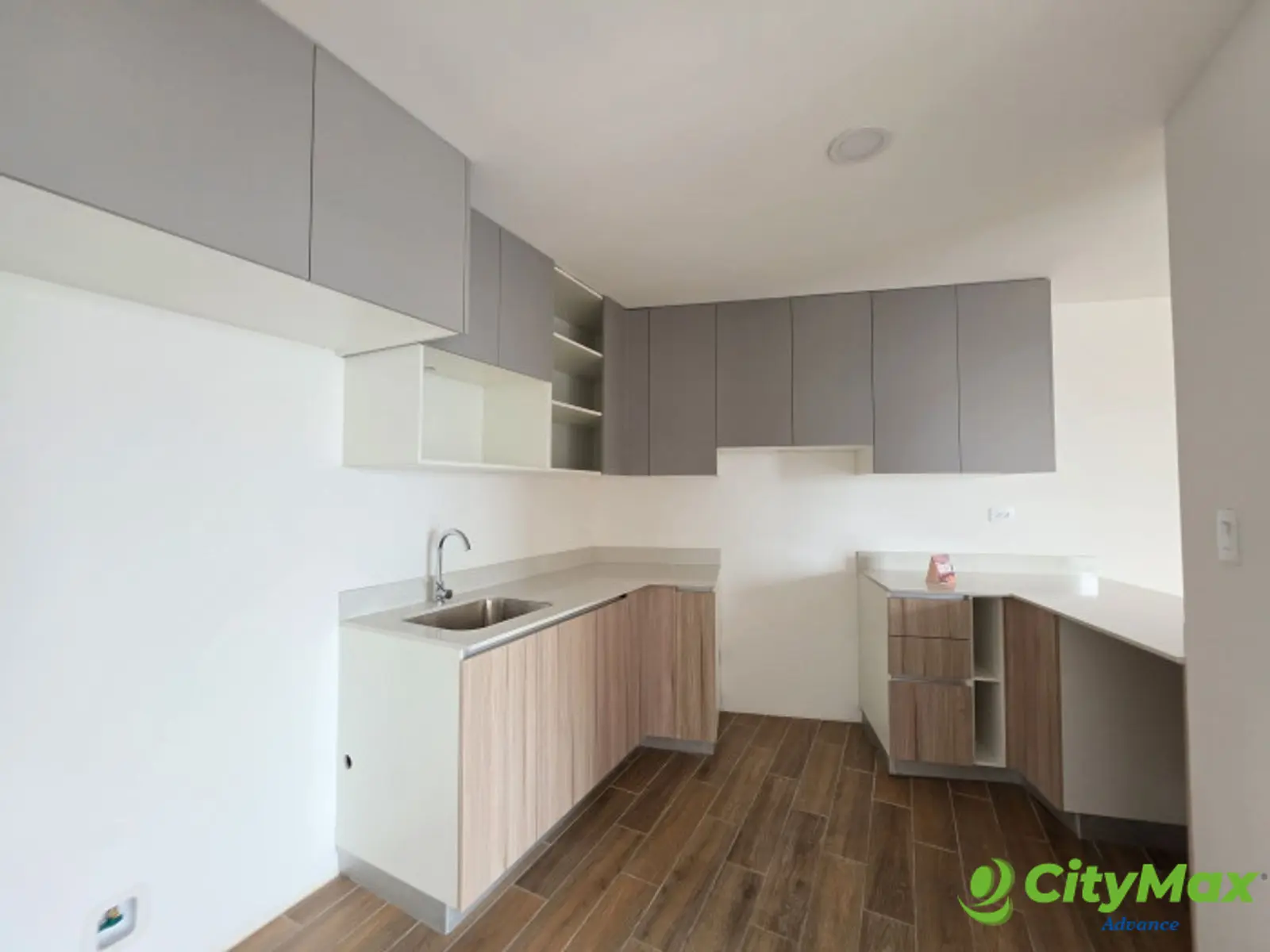 VENDO APARTAMENTO EN NIVEL ALTO EN PARQUE 14 VISTA SUR - foto 8