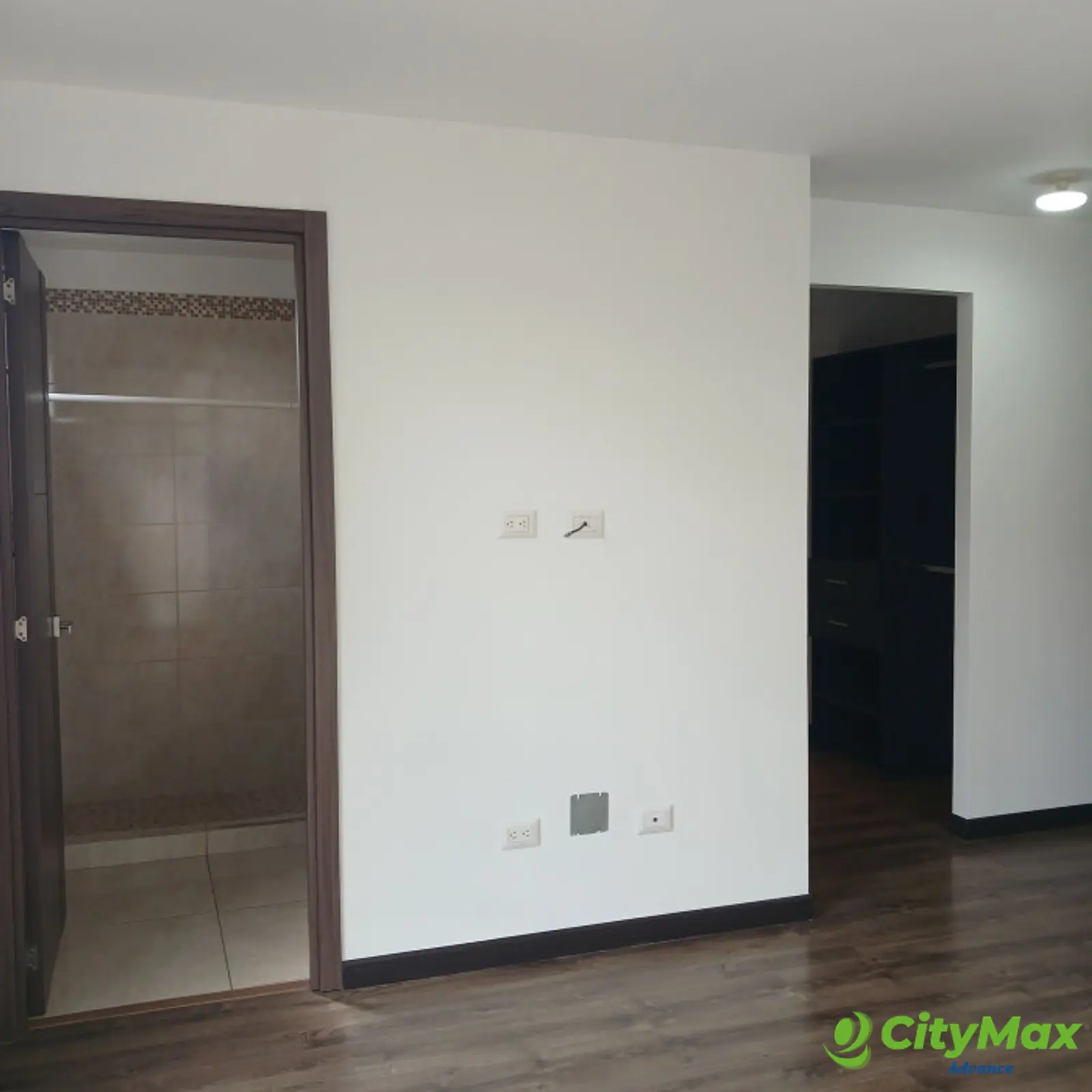 APARTAMENTO EN VENTA EN DI FIORI ZONA 7 - WALKIN CLOSET Y BAÑO HABITACIÓN PRINCIPAL